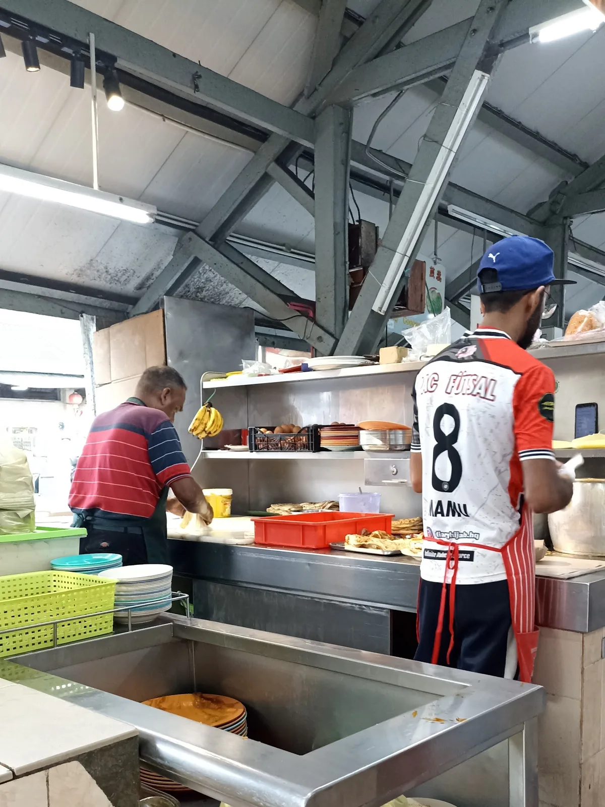 Roti Canai Abdul Halik — interior