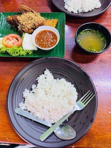 Rumah Makan Sunan Drajat — dish