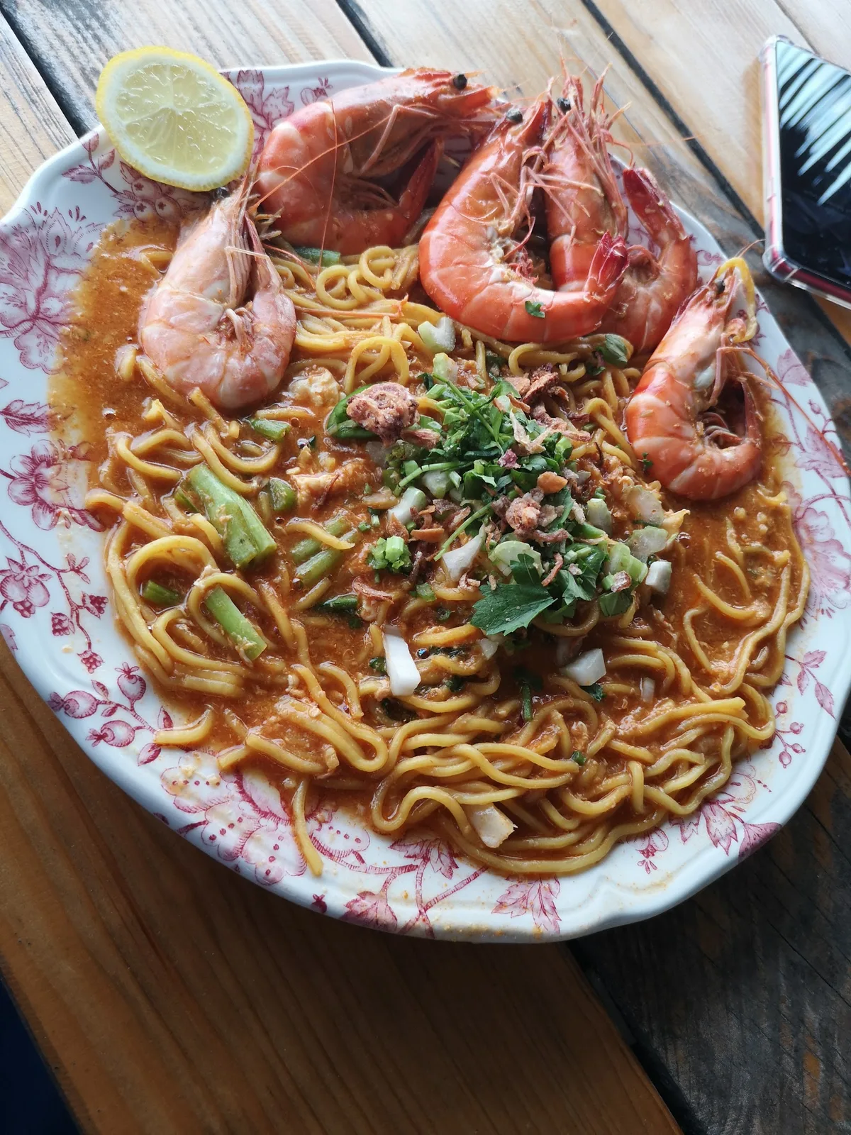 Mee udang topped with whole prawns