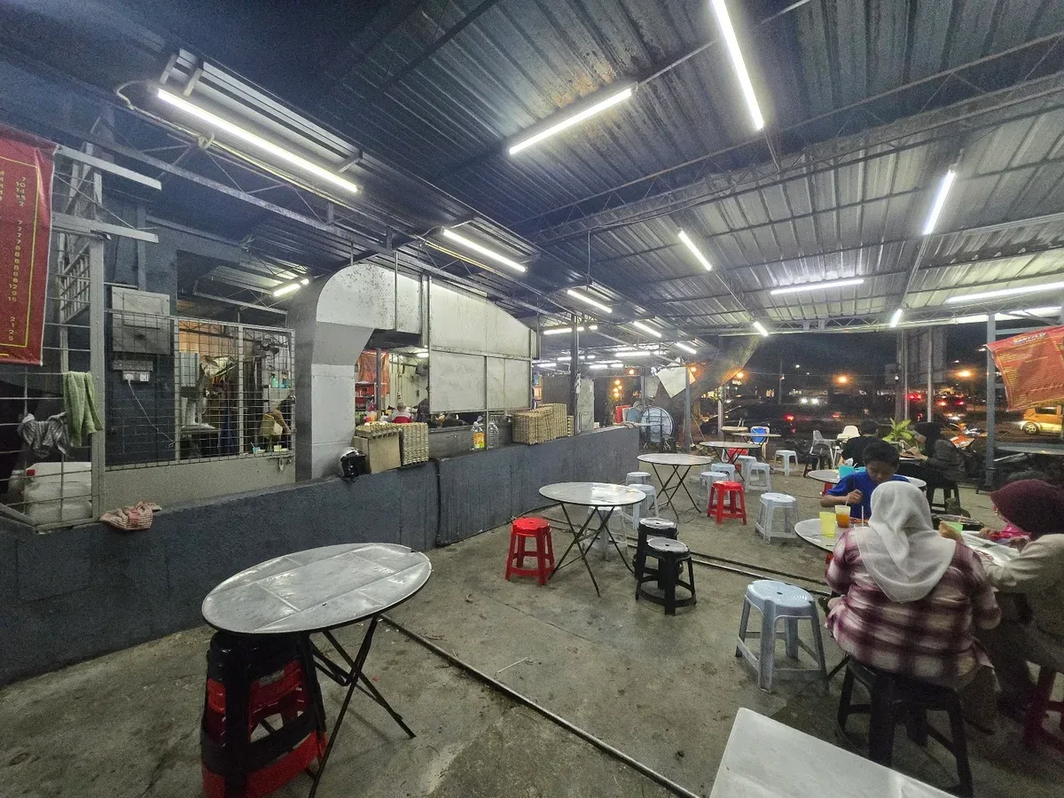 Sany Char Koay Teow — interior