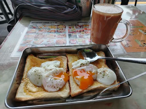 Seng Thor Coffee Shop Oh Chien — signature dish