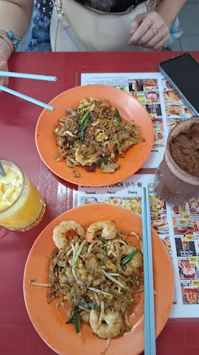 Seng Thor Coffee Shop Oh Chien — signature dish