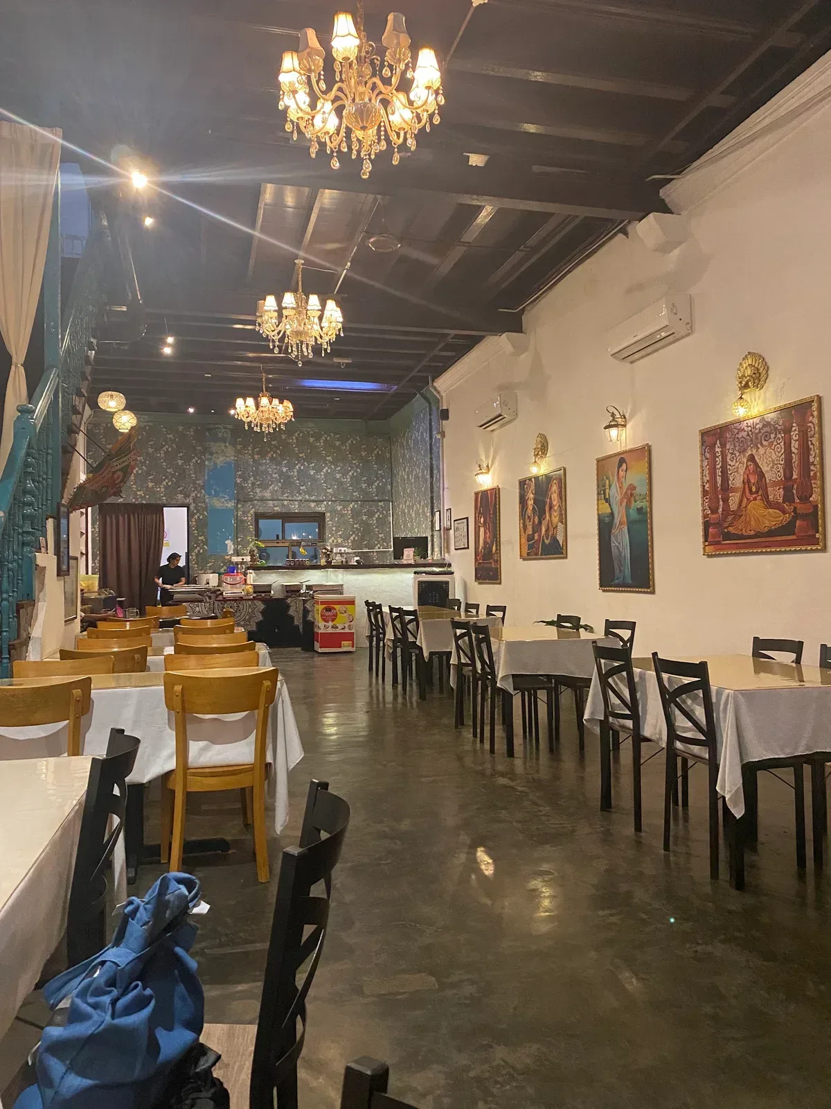 Shobana's Kitchen — interior