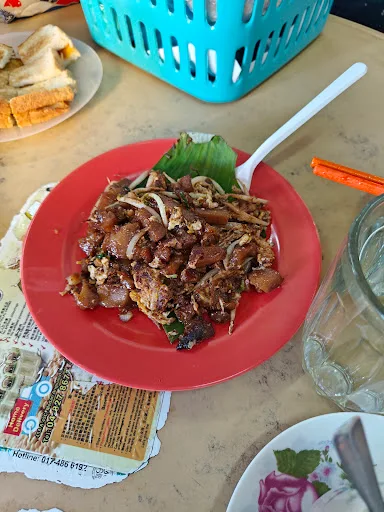 Siang Tatt Coffee Shop — Char Koay Kak — signature dish