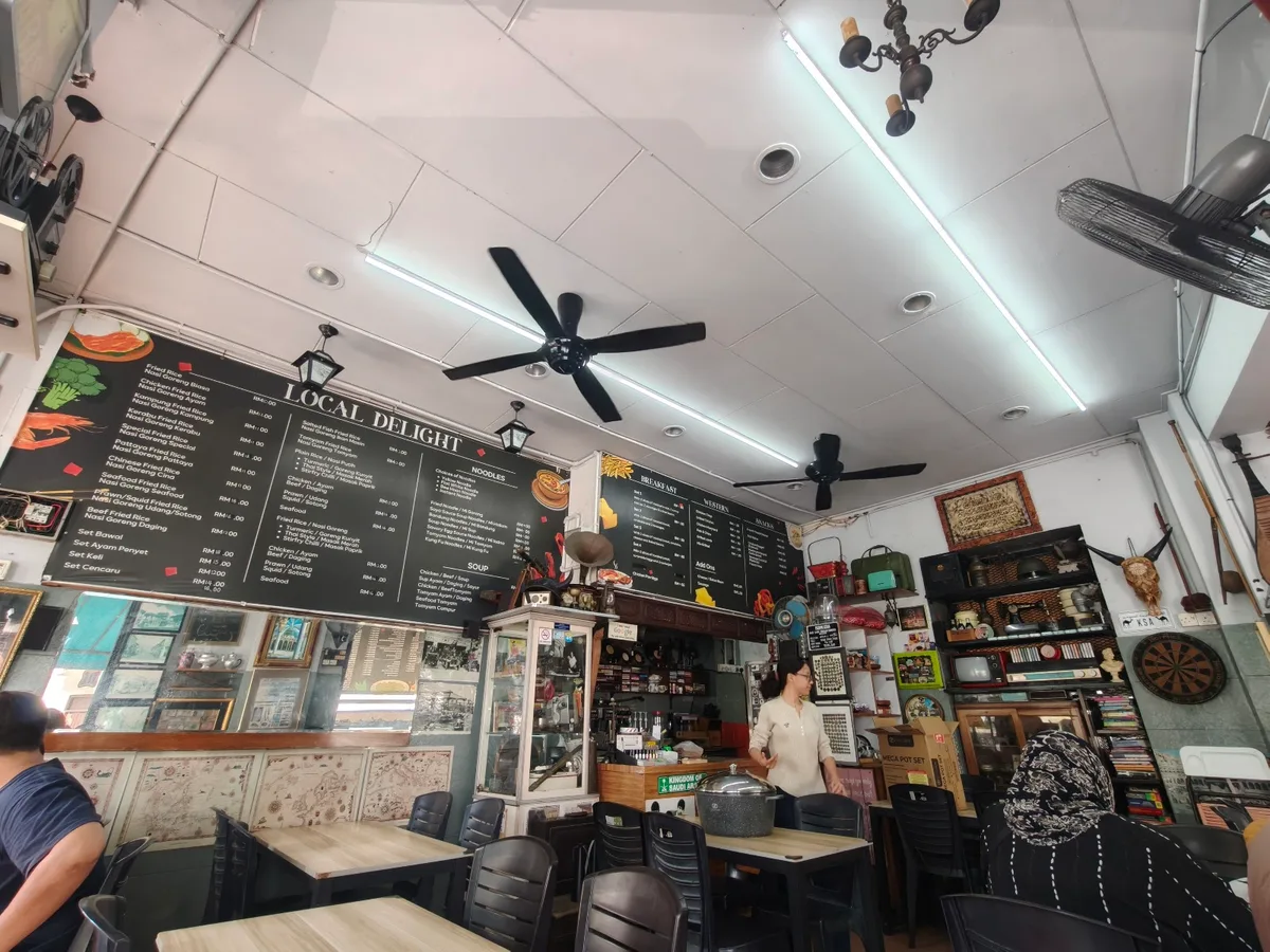 Simple Cafe — interior
