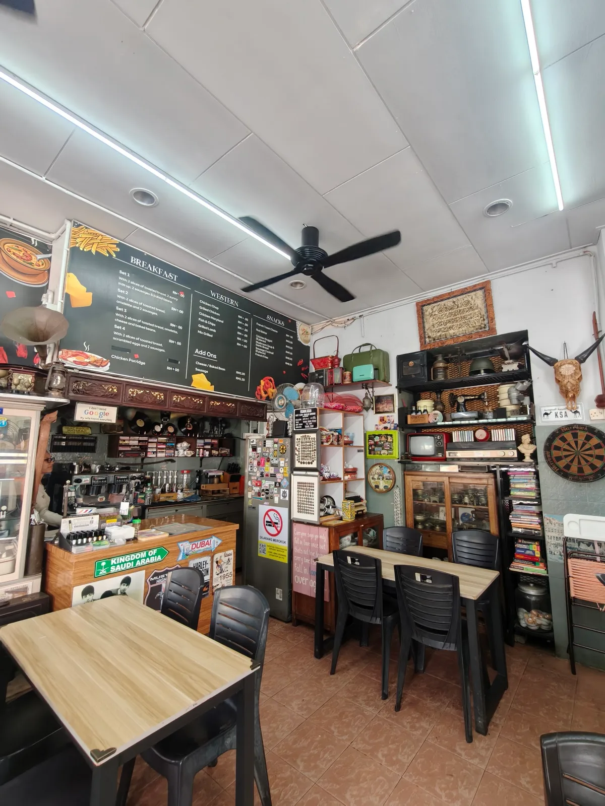 Simple Cafe — interior