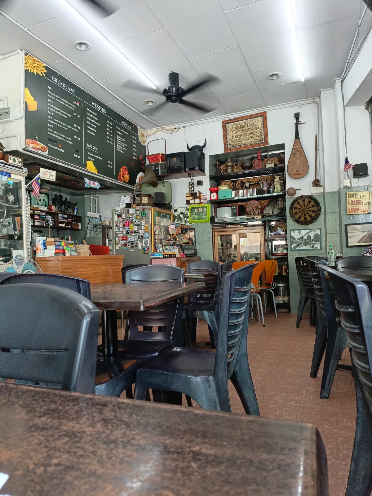 Simple Cafe — interior