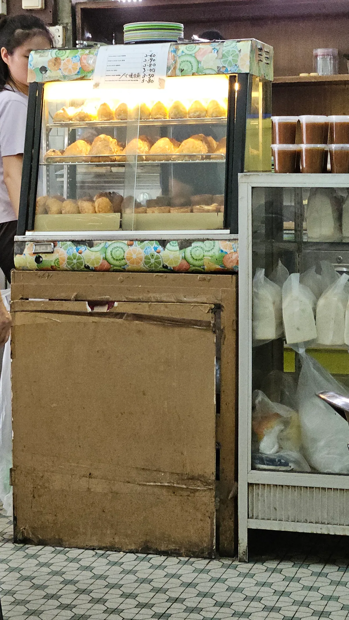 Kedai Kopi Sin Yoon Loong — interior