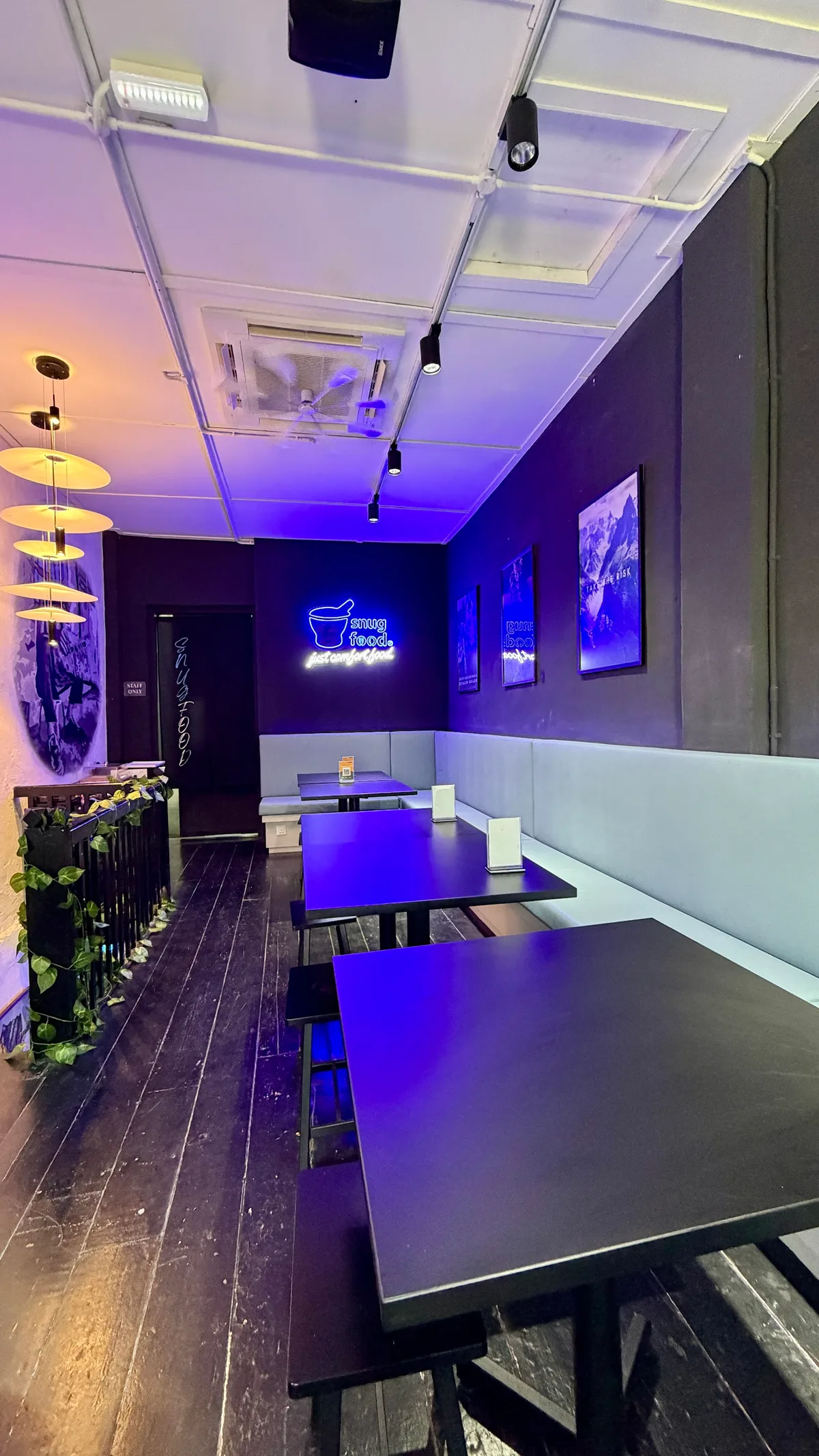 Snugfood Kiosk Mee Goreng — interior