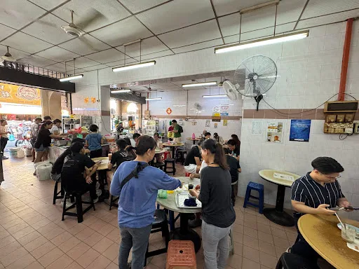 Kedai Kopi Soon Yuen Curry Mee — interior