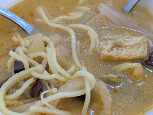 Kedai Kopi Soon Yuen Curry Mee — signature dish