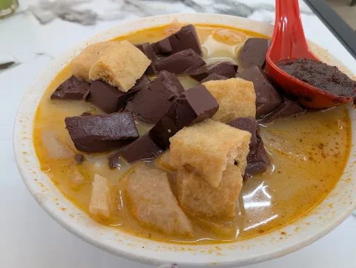 Kedai Kopi Soon Yuen Curry Mee — signature dish