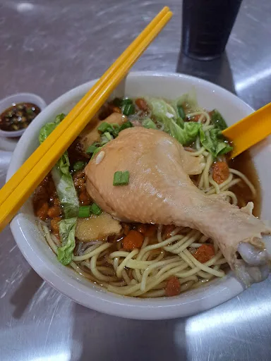 Spice Pisa Cafe Lam Mee — signature dish