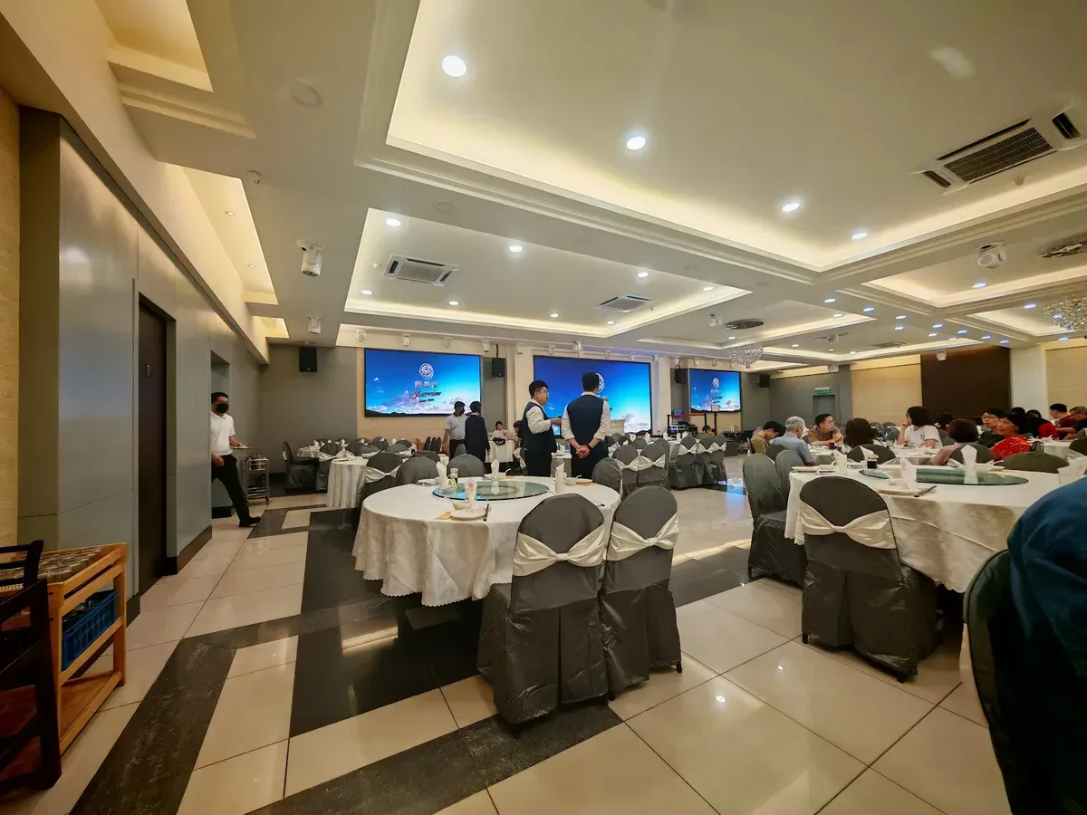 Starview Restaurant — interior