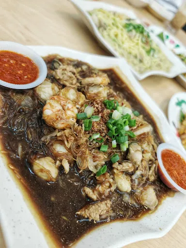 Sun Kee Oyster Mee — dish