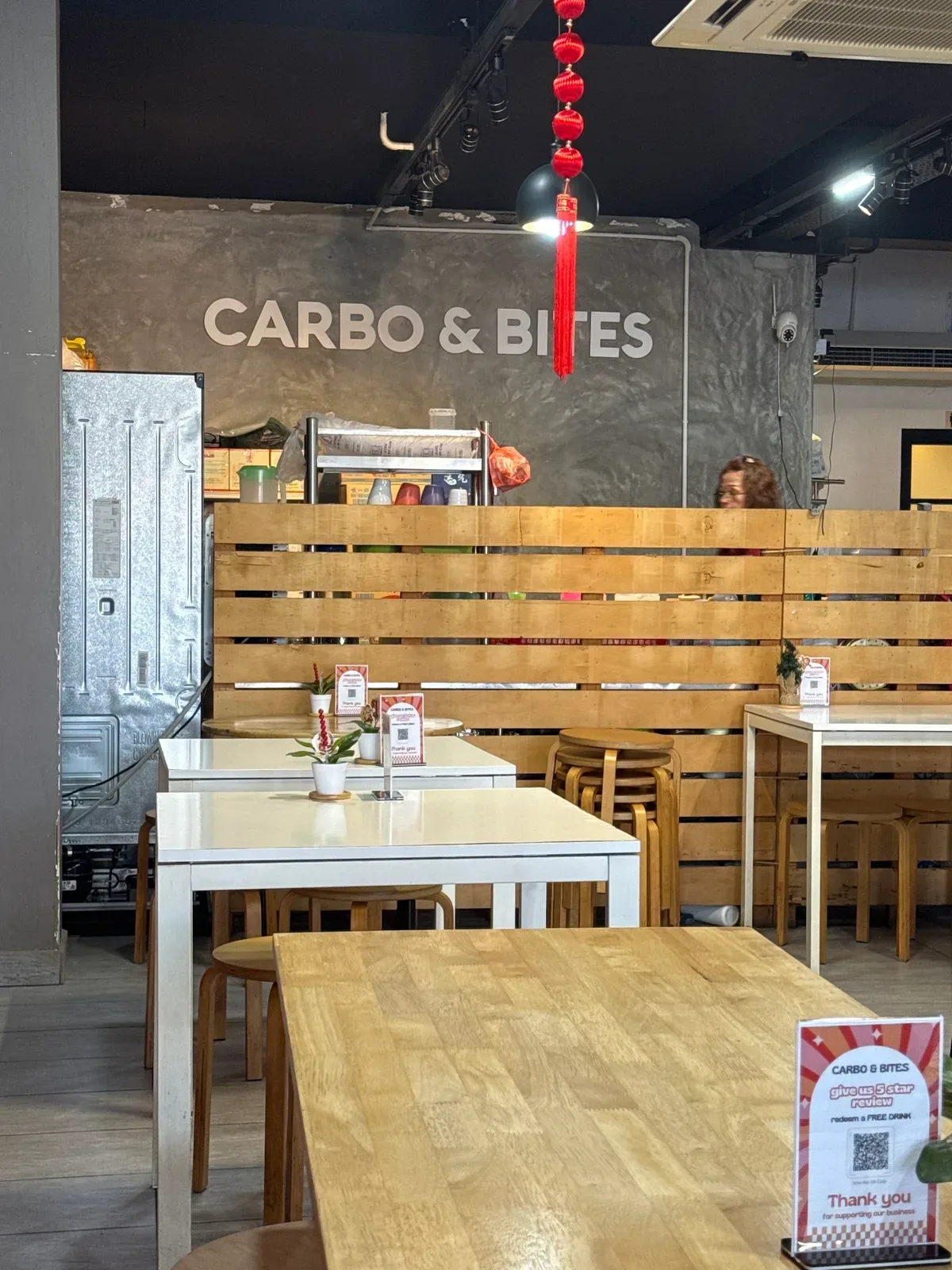 Super麵 by Carbo and Bites — interior