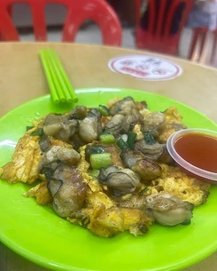 Super Tanker oyster omelette (oh chien), heavy on oysters