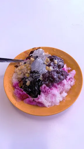 Swatow Lane Ice Kacang Heritage Ais Kacang — dish