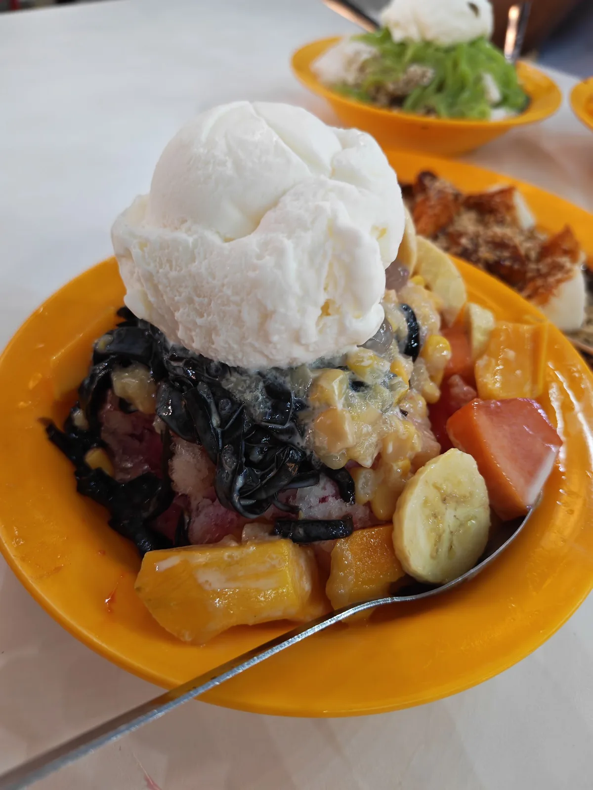 Fresh fruit ais kacang