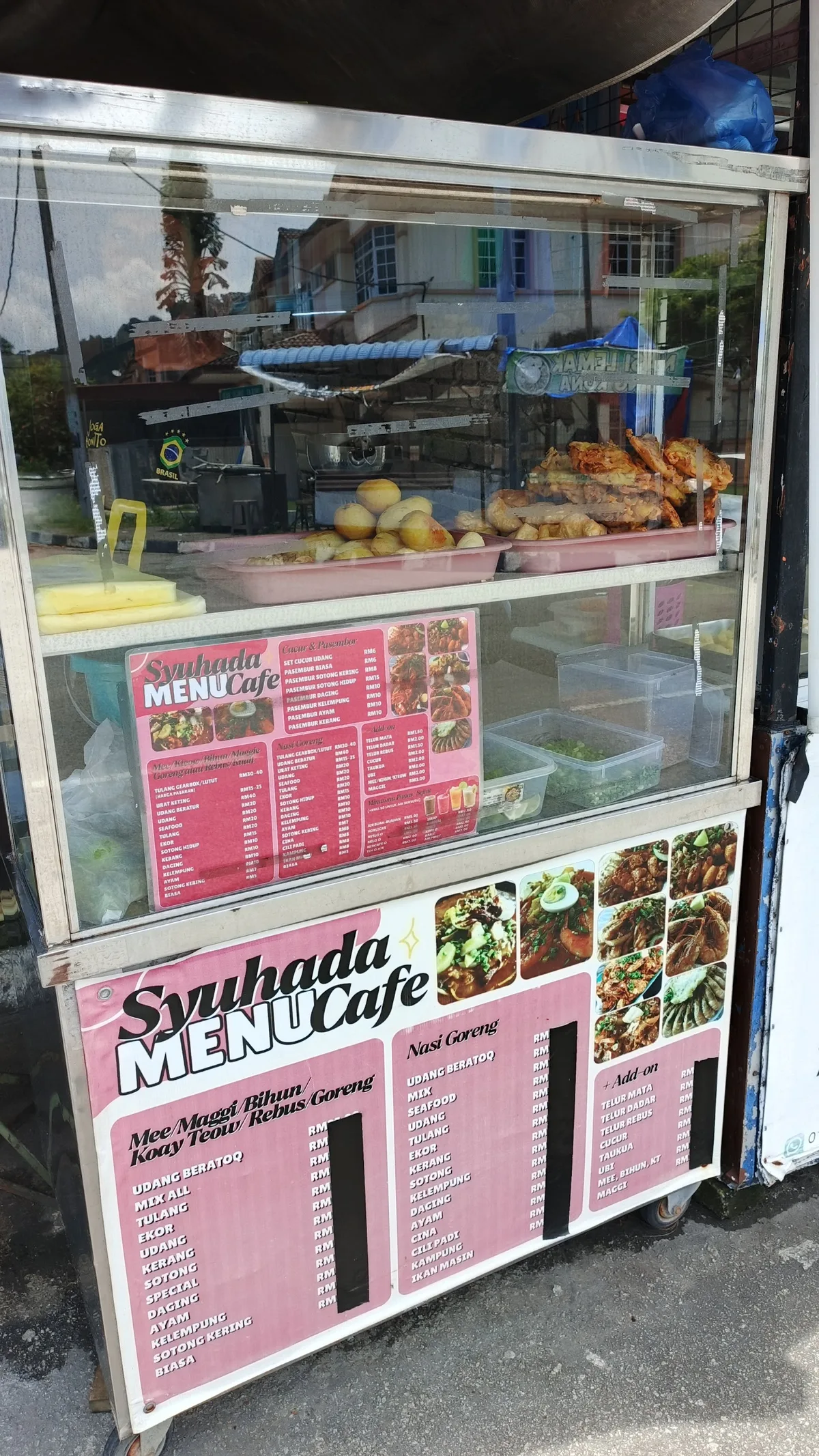 Syuhada Cafe cart with its menu