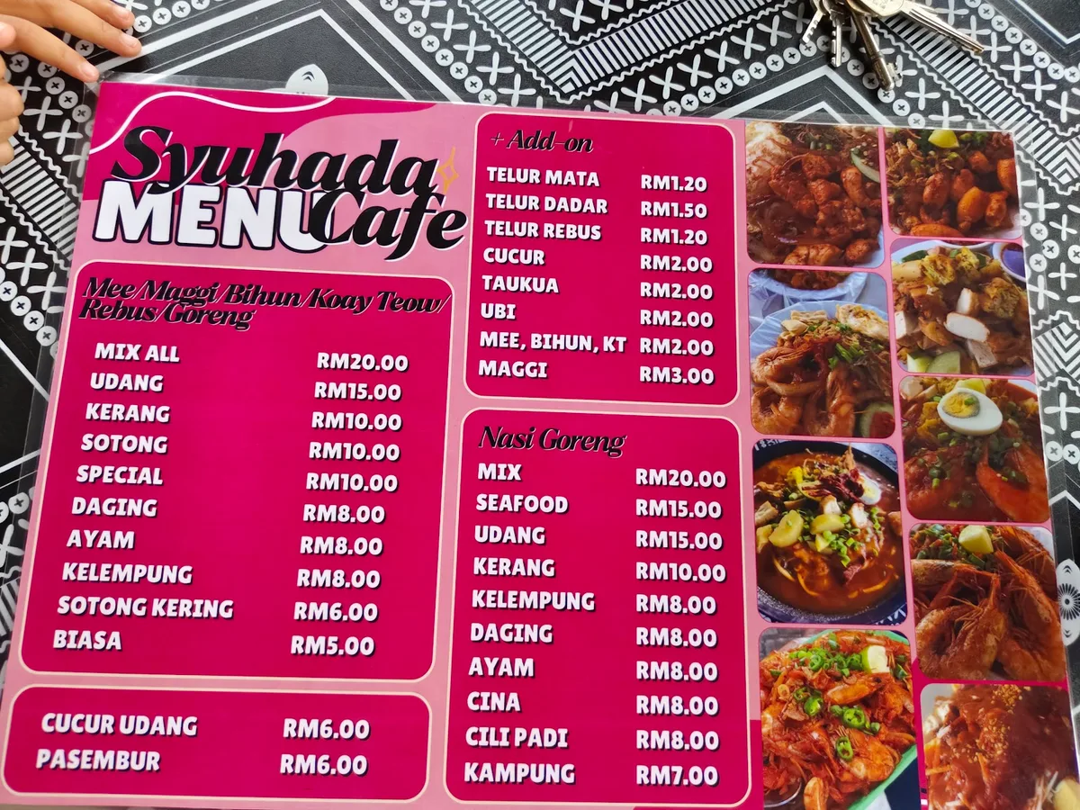 Menu: mee, bihun, kuey teow rebus or goreng, with prices