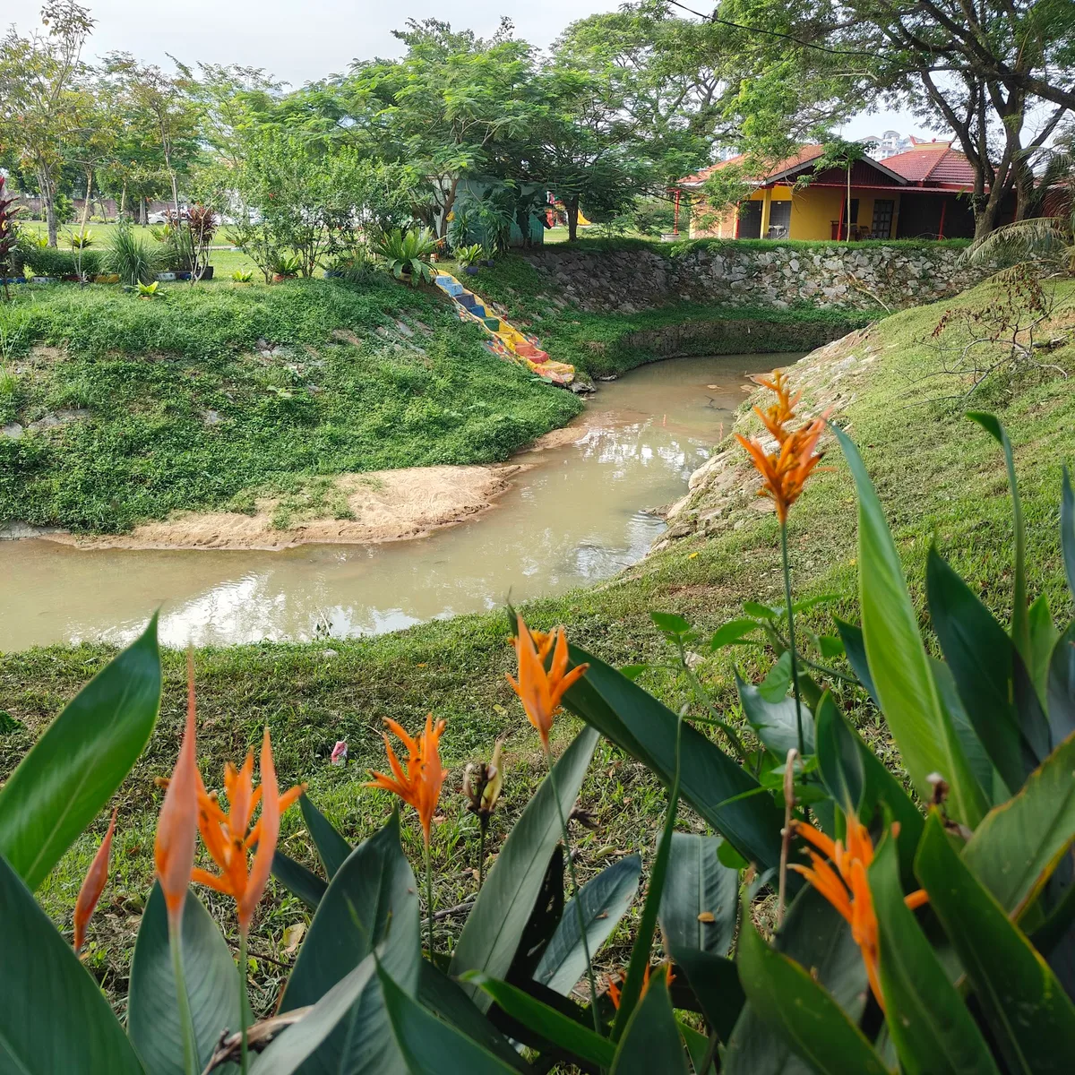 Sze Kuo Tng Sungai Ara Park — storefront