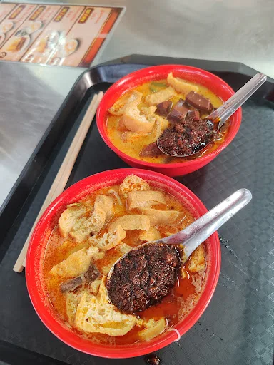 Taman Bukit Curry Mee — signature dish