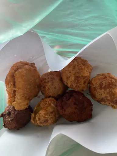 Tan Jetty Pisang Goreng & Fritters — dish