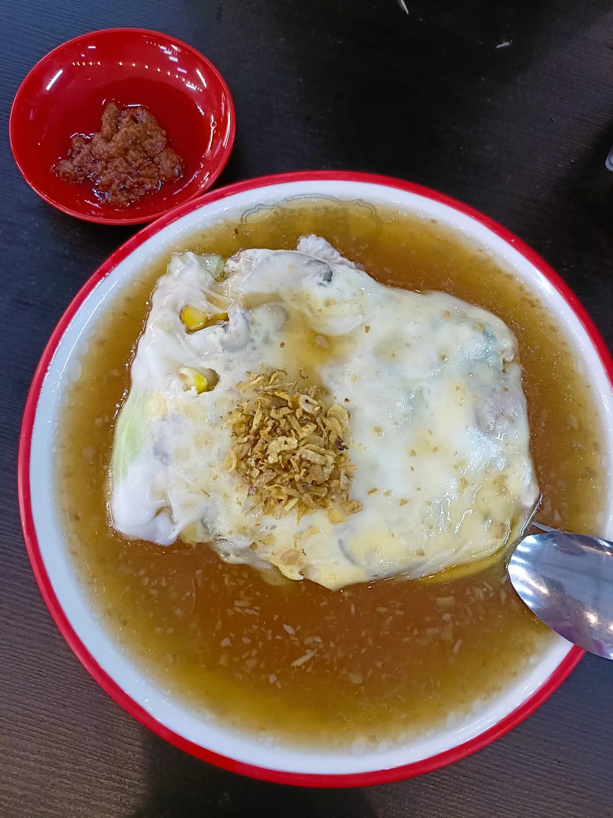 Bowl of cheong fun with fried shallots