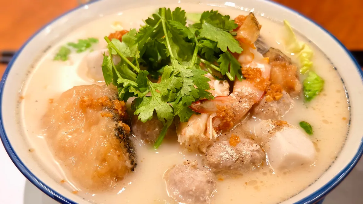 TCN TEOCHEW NANG 鱼头炉潮州人 — signature dish