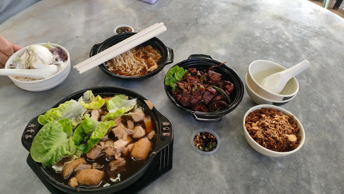 Teh-Hiang Wen Hua Bak Kut Teh 茶香文化肉骨茶 — signature dish
