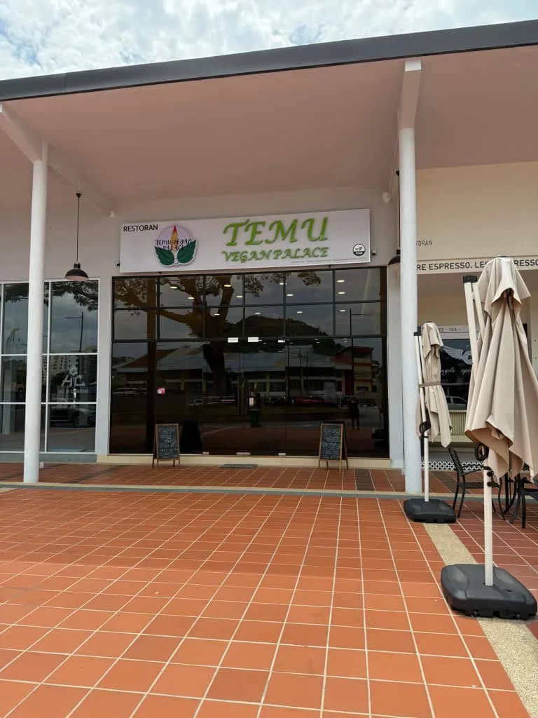 Temu Vegan Palace — storefront