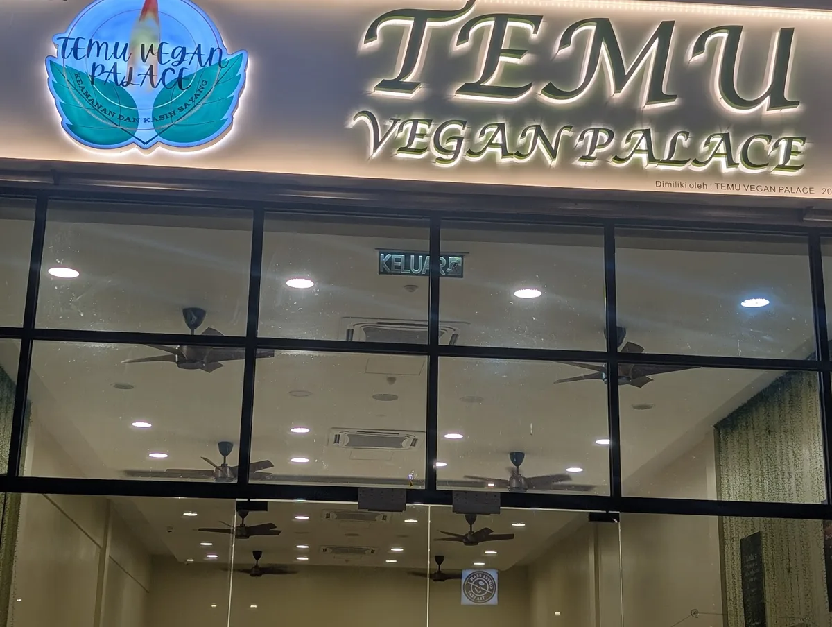 Temu Vegan Palace — storefront