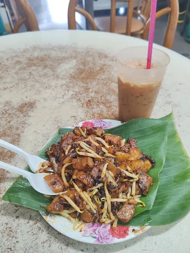 Teoh Guan Hup Coffee Shop 3 Egg Char Koay Kak — dish