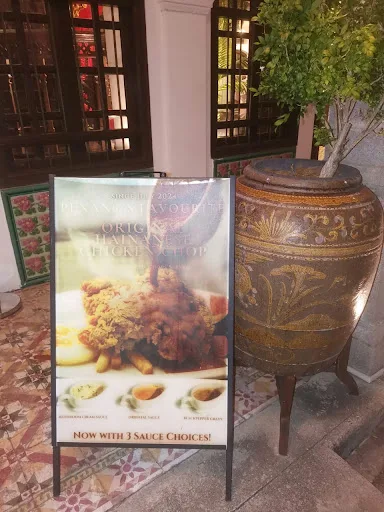 The Boomers Hainanese Western Restaurant — signage