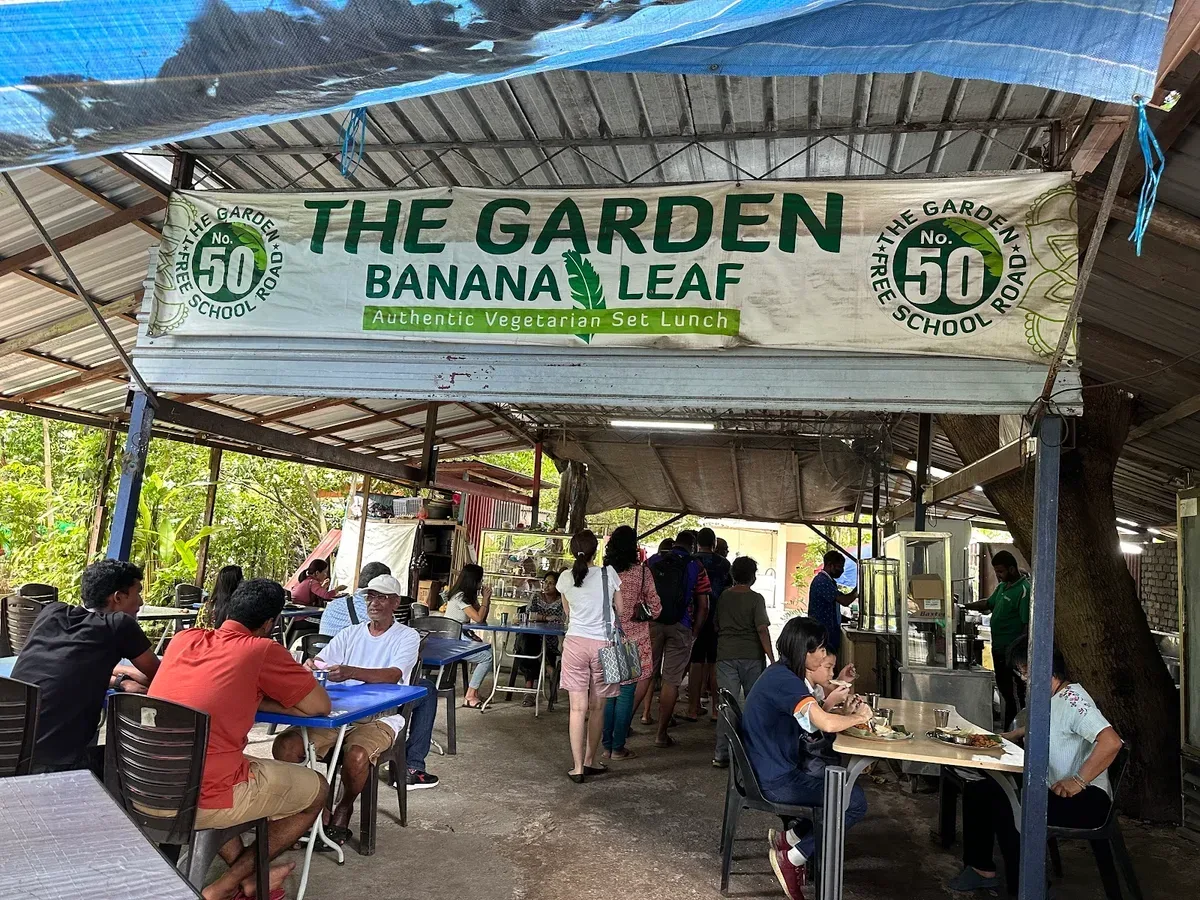 THE GARDEN BANANA LEAF — interior