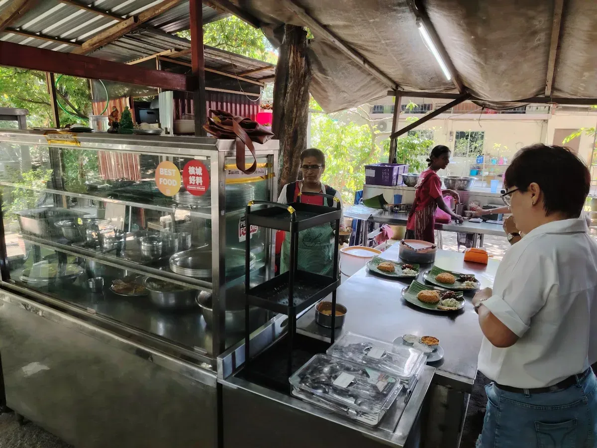 THE GARDEN BANANA LEAF — interior