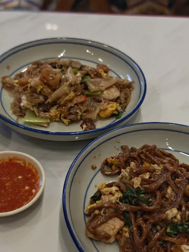 Thum Kee Char Hor Fun — signature dish