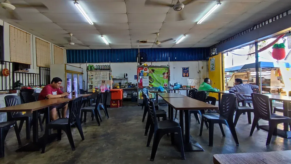 Tian Tian Kopitiam (Sarawak Kolo Mee) — interior