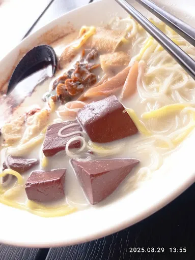 Tian Xia Cafe Curry Mee — dish