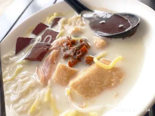 Tian Xia Cafe Curry Mee — dish