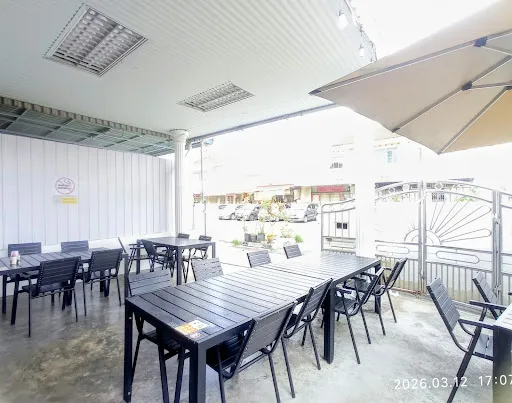 Tian Xia Cafe Curry Mee — exterior