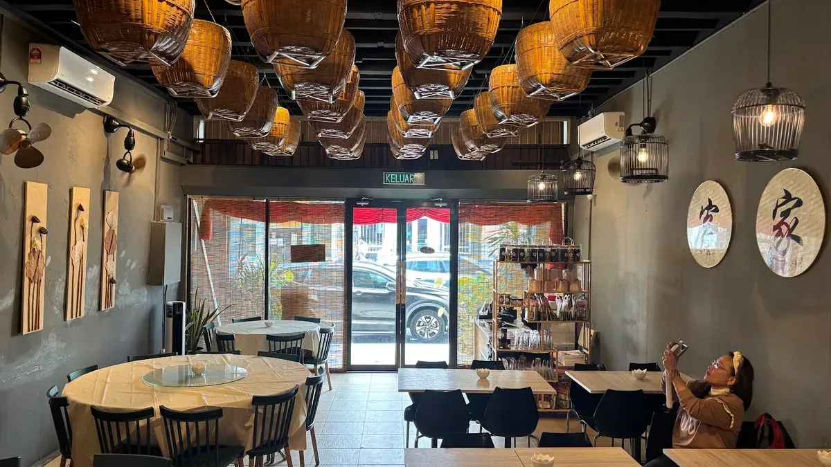 Tofu Village 豆腐村 — interior