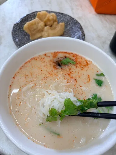 Tong Lek 8 Cafe — dish