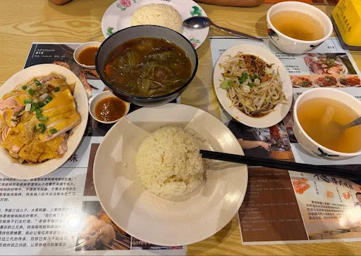 Tong Seng Hainanese Chicken Rice — signature dish
