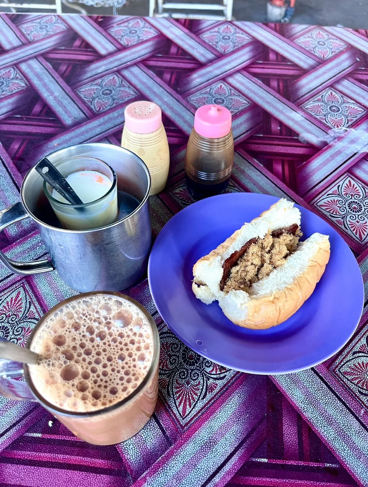 Meat floss bun with kopi