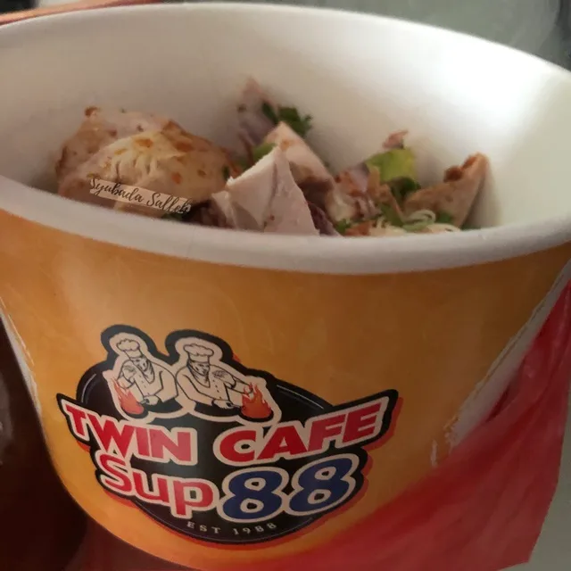 Twin Cafe Sup88 — signature dish