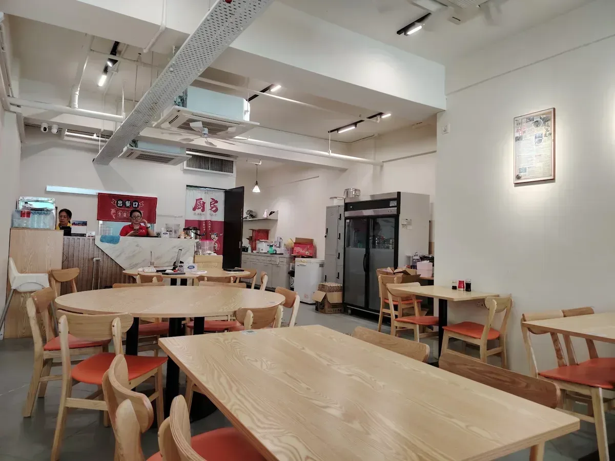 Uncle Loke Kopitiam 六叔茶室 — interior