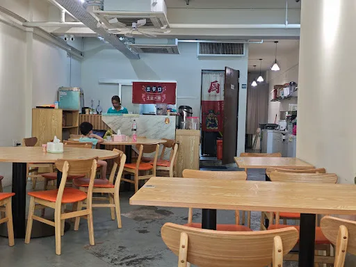 Uncle Loke Kopitiam 六叔茶室 — interior