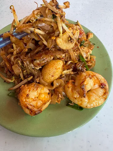 Under The Tree Char Koay Teow — dish